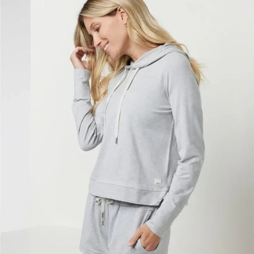 Vuori Halo Essential Hoodie Light Grey Size S *Missing Drawstring Tip Cap*